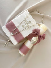 Cargar imagen en el visor de la galería, Kit Primera Comunión CLÁSICO con Medalla Virgen Guadalupe Ovalada 5 cms.