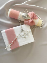 Cargar imagen en el visor de la galería, Kit Primera Comunión CLÁSICO con Medalla Virgen Guadalupe Ovalada 5 cms.