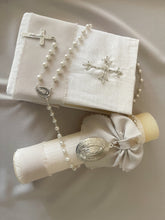 Cargar imagen en el visor de la galería, Kit Primera Comunión CLÁSICO con Medalla Virgen Guadalupe Ovalada 5 cms.