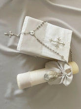 Cargar imagen en el visor de la galería, Kit Primera Comunión CLÁSICO con Medalla Virgen Guadalupe Ovalada 5 cms.