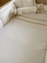 Cargar imagen en el visor de la galería, Sets para Cuna Piqué Español y Tira Bordada