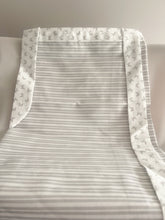 Cargar imagen en el visor de la galería, Manta de Lactancia PIQUÉ Colores Pastel