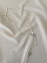 Cargar imagen en el visor de la galería, Kit Primera Comunión CLÁSICO con Medalla Virgen Guadalupe Ovalada 5 cms.