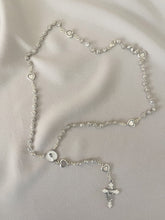 Cargar imagen en el visor de la galería, Kit Primera Comunión CLÁSICO con Medalla Virgen Guadalupe Ovalada 5 cms.