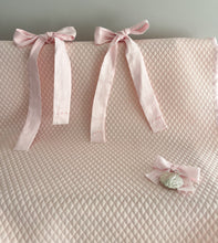 Cargar imagen en el visor de la galería, Cubre Porta Bebé  Piqué Rombitos