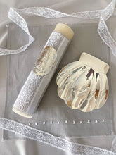 Cargar imagen en el visor de la galería, Kit Bautizo Colección Puntilla Española Placa VIRGEN GUADALUPE