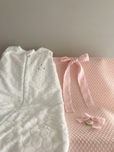 Cargar imagen en el visor de la galería, Set de Reaglo Cubre Porta BB Rombitos con Saquito Polar Burbuja