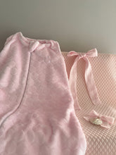 Cargar imagen en el visor de la galería, Set de Reaglo Cubre Porta BB Rombitos con Saquito Polar Burbuja