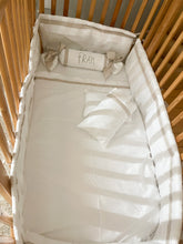 Cargar imagen en el visor de la galería, Sets para Cuna Piqué Español y Tira Bordada