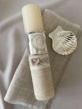 Cargar imagen en el visor de la galería, Kit Bautizo Colección Elegance con Aro e Imagen Virgen de Guadalupe Redonda con Moño