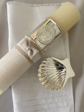 Cargar imagen en el visor de la galería, Kit Bautizo Colección Elegance con Aro e Imagen Virgen de Guadalupe Redonda con Moño