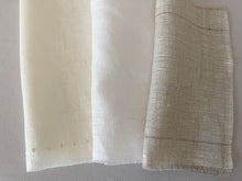 Cargar imagen en el visor de la galería, Kit Bautizo Tul Bordado Español Garden Rose con Placa Virgen de Guadalupe