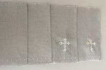 Cargar imagen en el visor de la galería, Kit Bautizo Clásico con Medalla Virgen Guadalupe 5 cms.