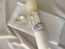 Cargar imagen en el visor de la galería, Kit Bautizo Colección Elegance con Aro e Imagen Virgen de Guadalupe Oval con Moño