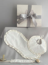 Cargar imagen en el visor de la galería, Set de Regalo Trio Colección Estrellitas Piqué Español