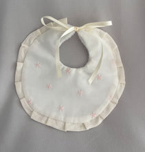 Cargar imagen en el visor de la galería, Babero Colección Estrellitas