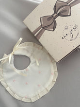 Cargar imagen en el visor de la galería, Babero Colección Estrellitas