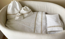 Cargar imagen en el visor de la galería, Juego de Sábanas Algodón Piqué y Tira Bordada Española