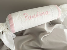 Cargar imagen en el visor de la galería, Caramelo Anti Vuelco Piqué y Tira Bordada Española