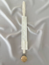 Cargar imagen en el visor de la galería, Porta Chupón Piqué y Tira Bordada Española