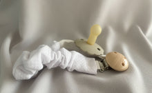 Cargar imagen en el visor de la galería, Porta Chupón Liso