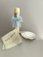 Cargar imagen en el visor de la galería, Kit Bautizo Colección ARO con Virgen de Guadalupe REDONDA con Moño Gasa