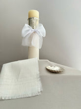 Cargar imagen en el visor de la galería, Kit Bautizo Colección ARO con Virgen de Guadalupe OVAL con Moño Gasa