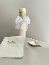 Cargar imagen en el visor de la galería, Kit Bautizo Colección ARO con Virgen de Guadalupe OVAL con Moño Gasa