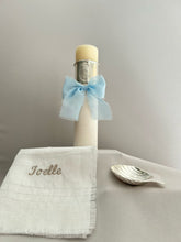 Cargar imagen en el visor de la galería, Kit Bautizo Colección ARO con Virgen de Guadalupe OVAL con Moño Gasa