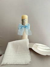 Cargar imagen en el visor de la galería, Kit Bautizo Colección ARO con Virgen de Guadalupe OVAL con Moño Gasa