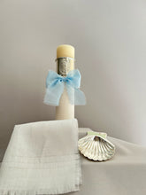 Cargar imagen en el visor de la galería, Kit Bautizo Colección ARO con Virgen de Guadalupe OVAL con Moño Gasa