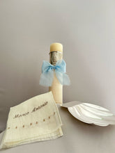 Cargar imagen en el visor de la galería, Kit Bautizo Colección ARO con Virgen de Guadalupe OVAL con Moño Gasa