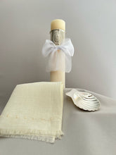 Cargar imagen en el visor de la galería, Kit Bautizo Colección ARO con Virgen de Guadalupe OVAL con Moño Gasa