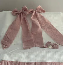 Cargar imagen en el visor de la galería, Cubre Porta Bebé  Piqué Grueso con Muselina