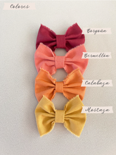 Cargar imagen en el visor de la galería, Moño Josefa