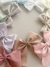 Cargar imagen en el visor de la galería, Moño Lorenza