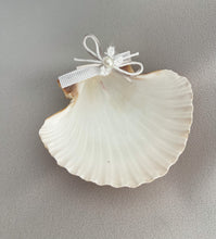 Cargar imagen en el visor de la galería, Kit Bautizo Clásico con Medalla Virgen Guadalupe 5 cms.