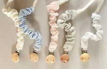 Cargar imagen en el visor de la galería, Porta Chupón Liso