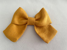 Cargar imagen en el visor de la galería, Moño Isabella Colección Otoño/Invierno terciopelo y lino