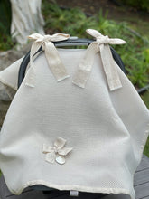 Cargar imagen en el visor de la galería, Cubre Porta Bebé Piqué Grueso con Medalla