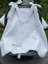 Cargar imagen en el visor de la galería, Cubre Porta Bebé Piqué Grueso con Medalla