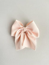 Cargar imagen en el visor de la galería, Moño Carlota