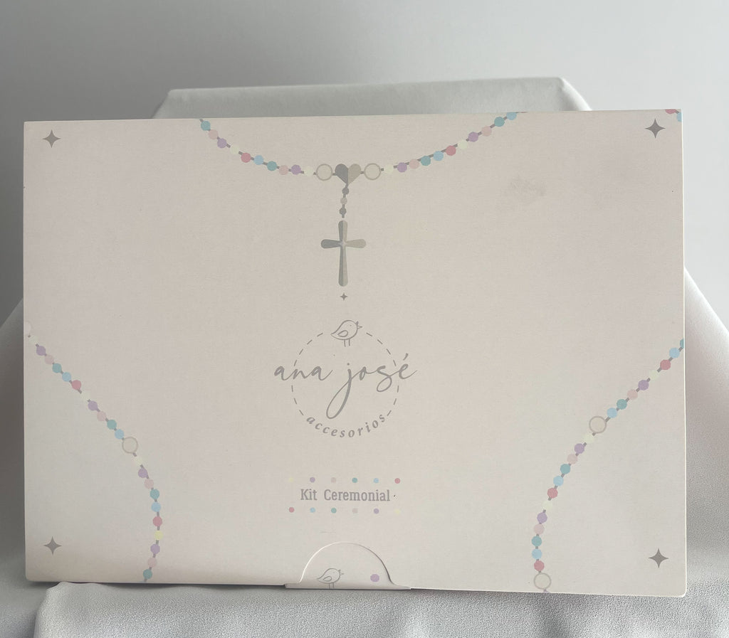 Kit Primera Comunión Lino LUX con CRUZ Madera y Placa  y Medalla Grande Virgen de Guadalupe Ovalada 5cms.