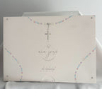 Kit Primera Comunión Lino LUX con CRUZ Madera y Placa  y Medalla Grande Virgen de Guadalupe Ovalada 5cms.