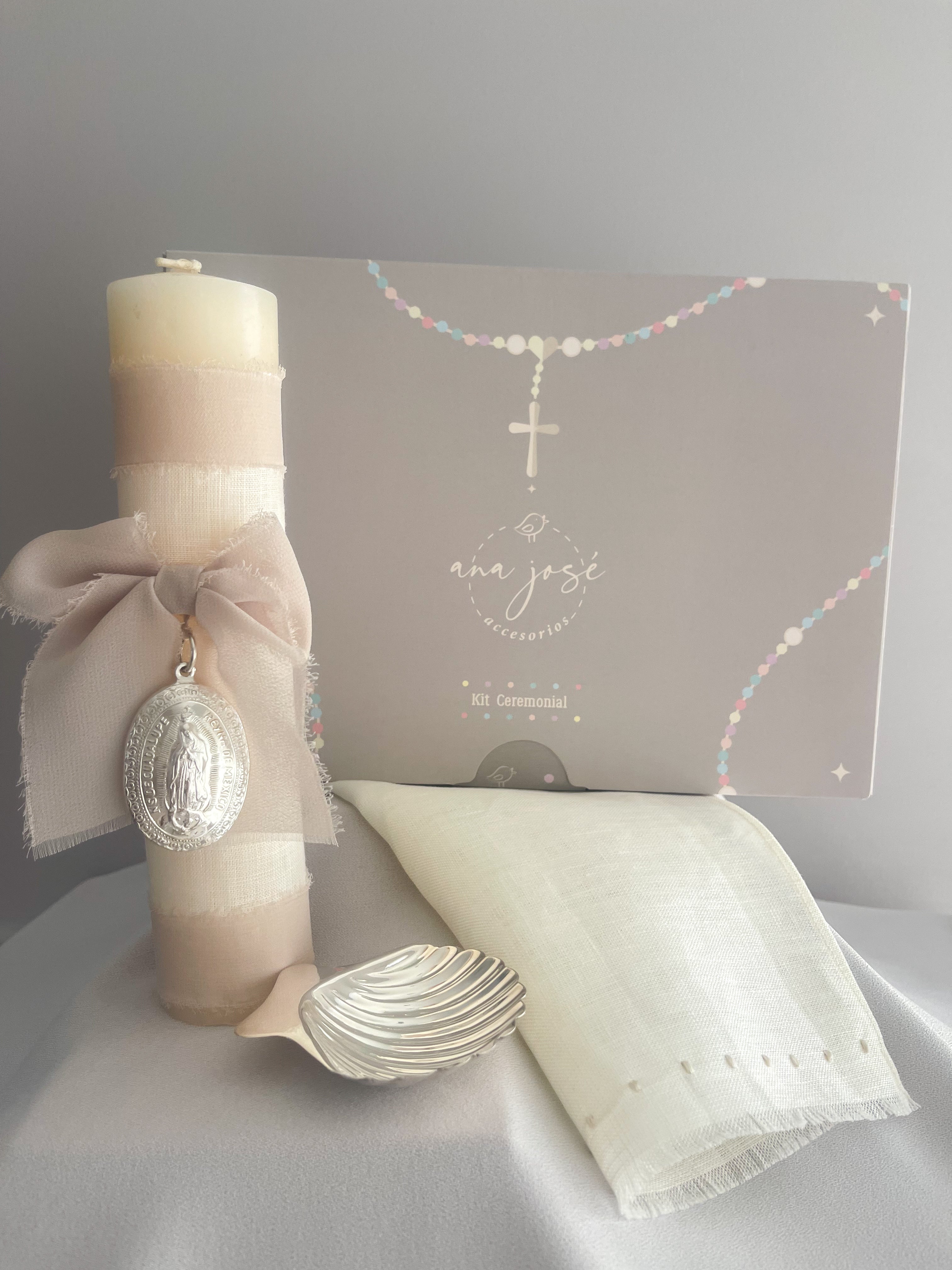 Kit Bautizo Clásico con Medalla Virgen Guadalupe Oval