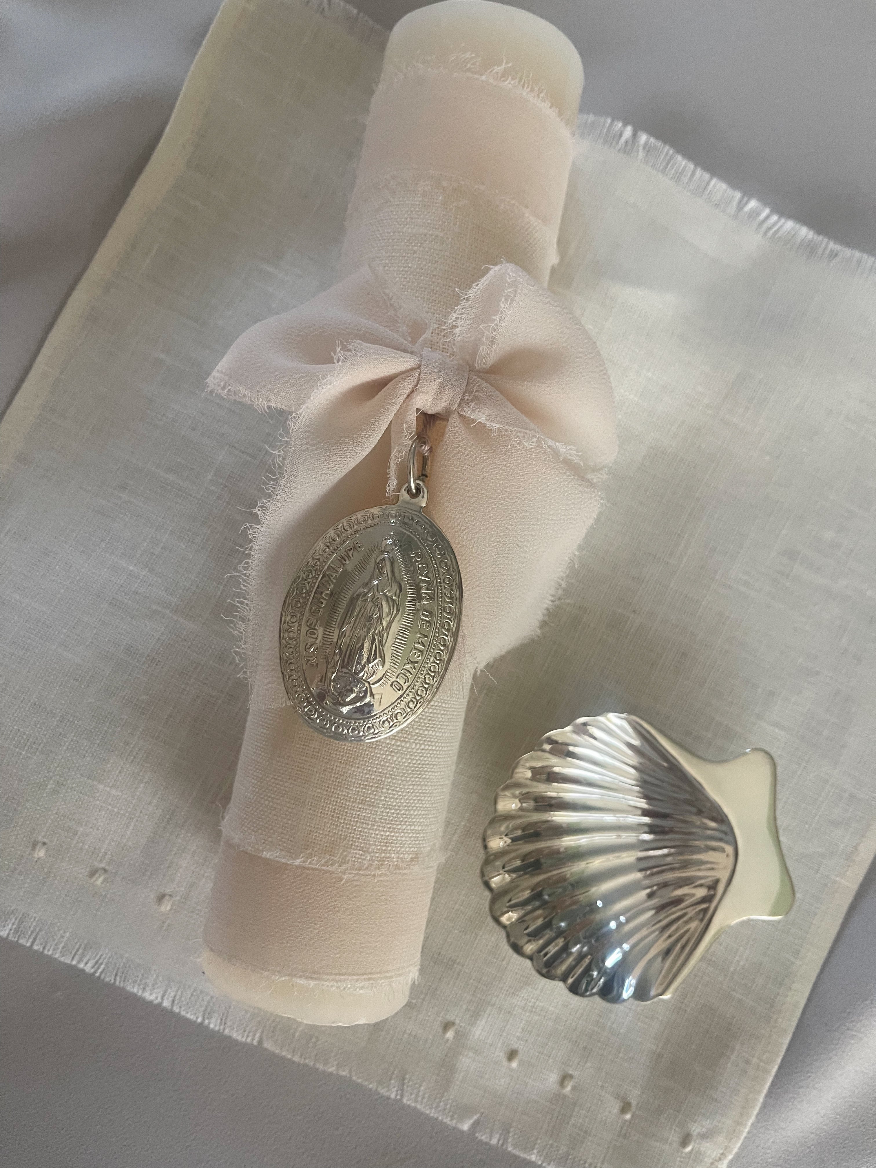 Kit Bautizo Clásico con Medalla Virgen Guadalupe Oval