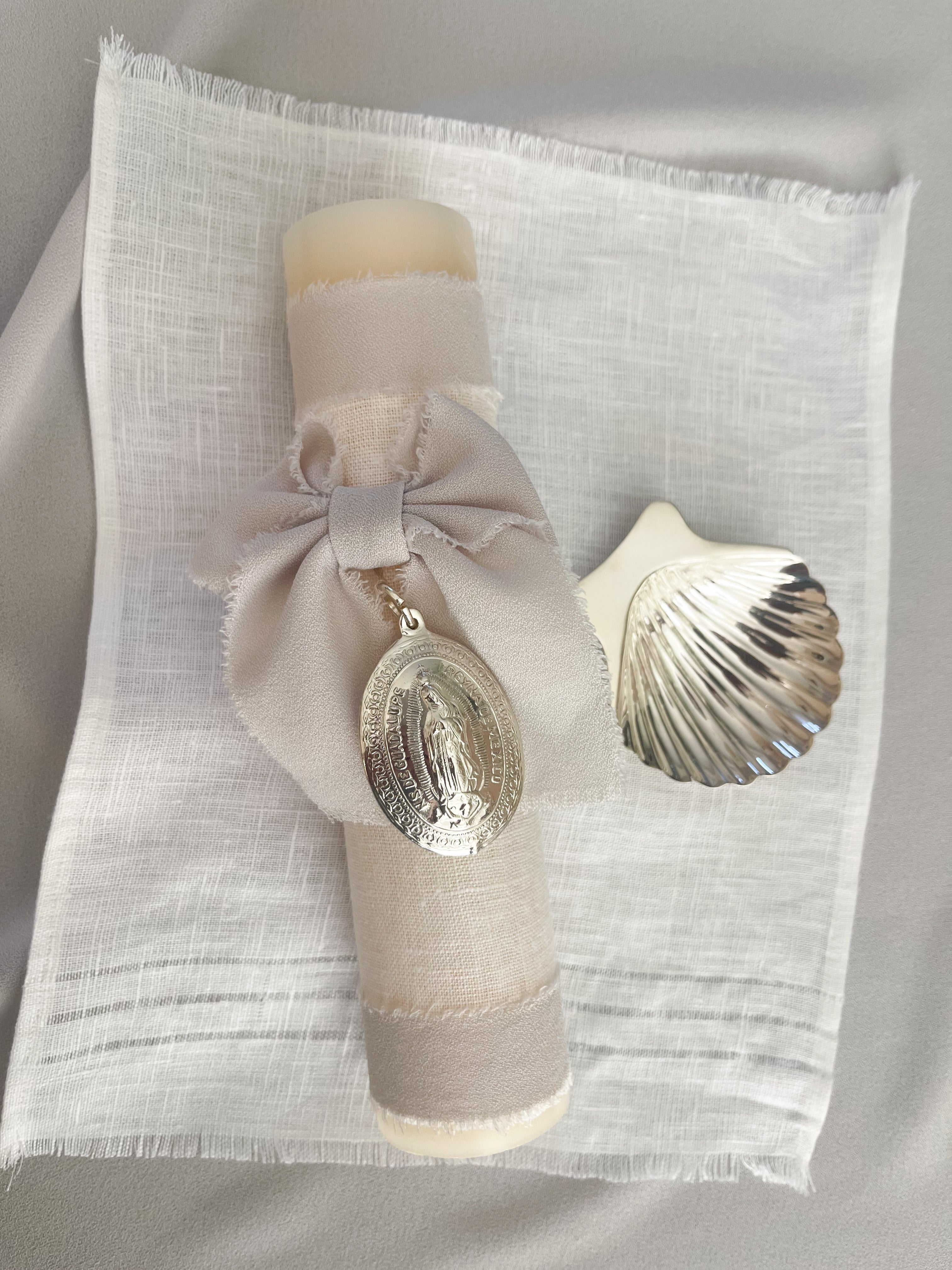 Kit Bautizo Clásico con Medalla Virgen Guadalupe Oval