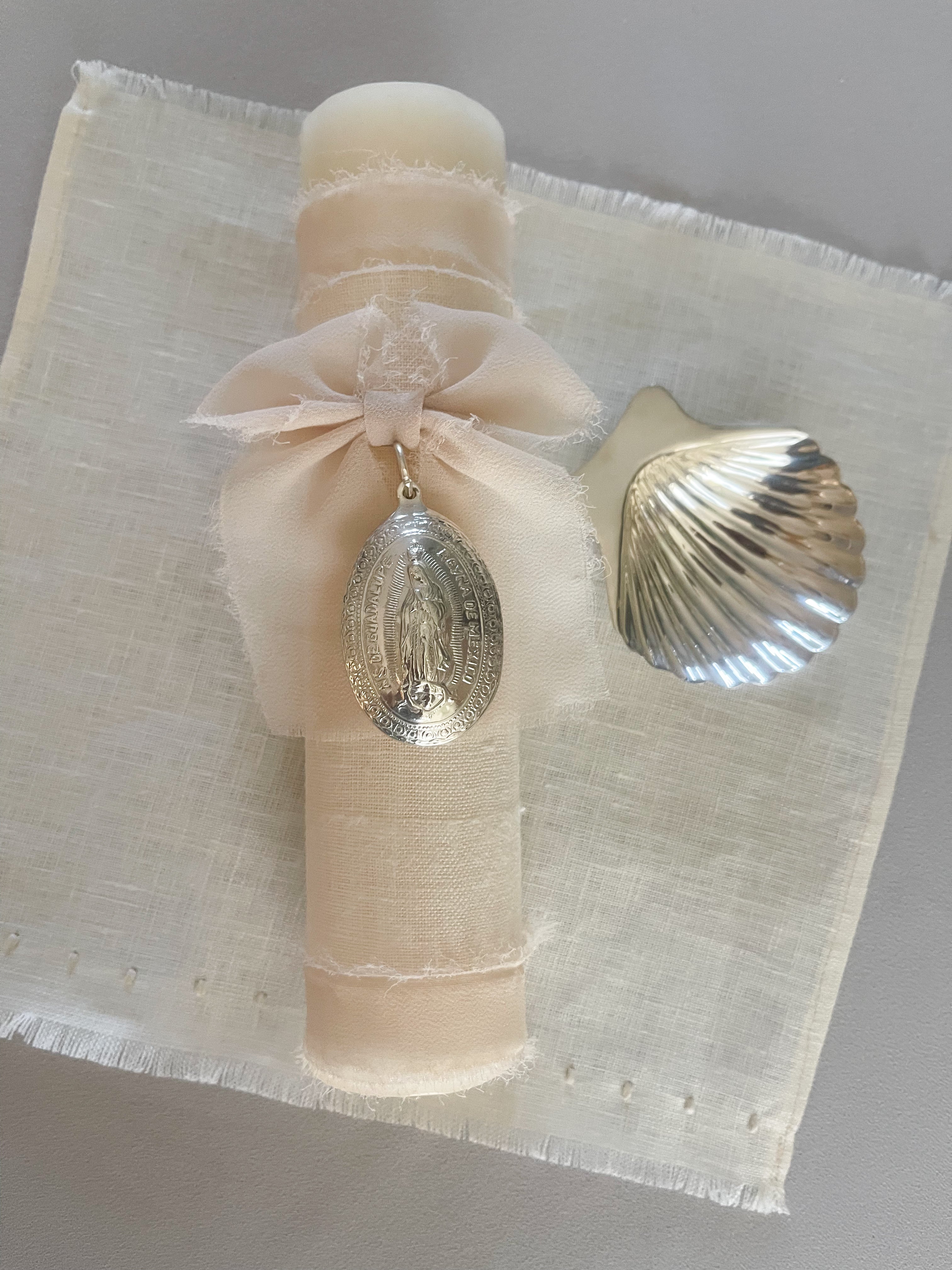 Kit Bautizo Clásico con Medalla Virgen Guadalupe Oval