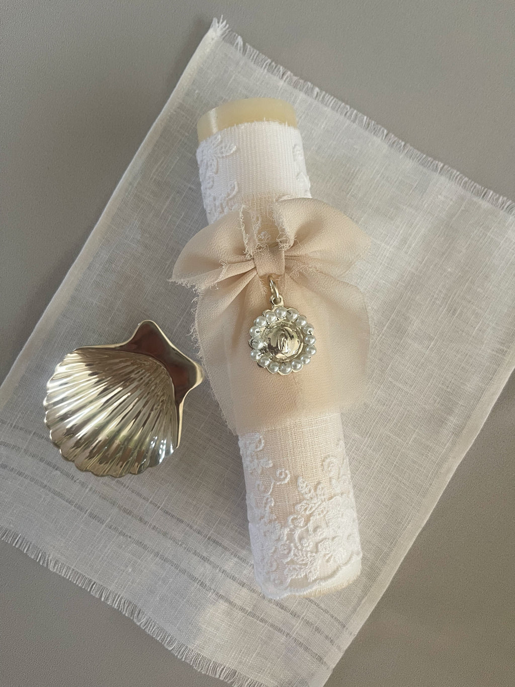 Kit Bautizo Colección Bordado Tul Virgen Guadalupe Perlas