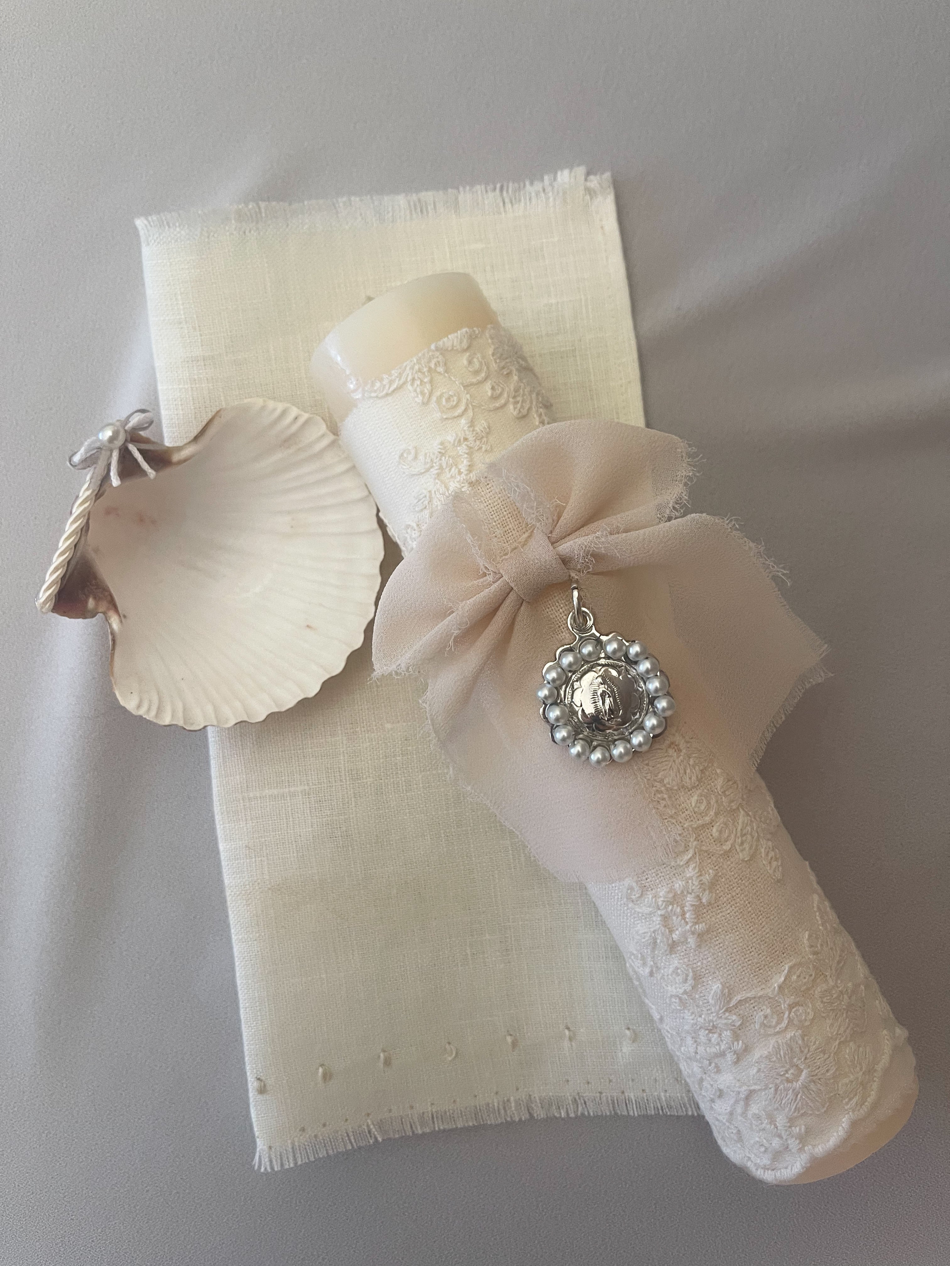 Kit Bautizo Colección Bordado Tul Virgen Guadalupe Perlas